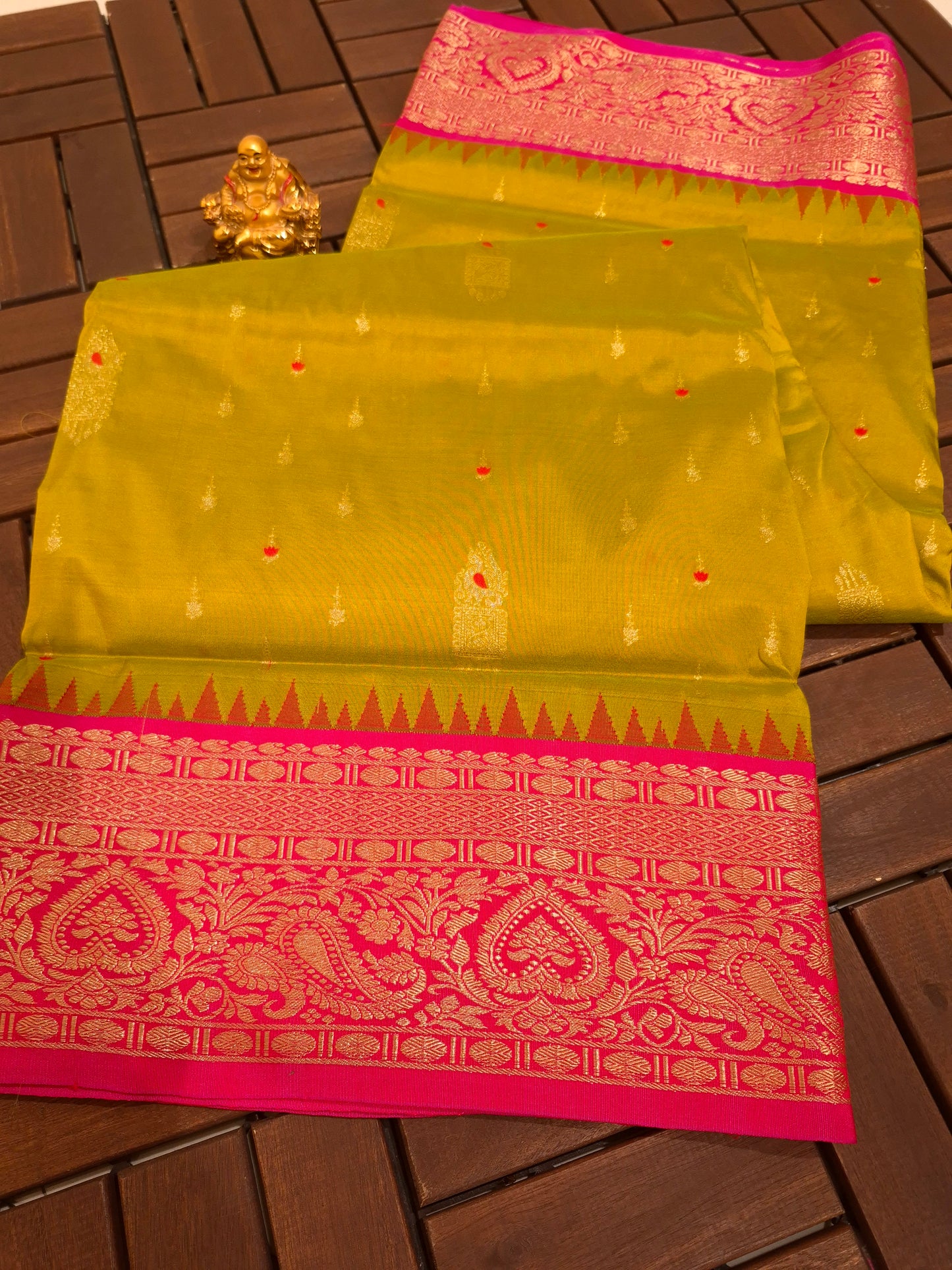 Elegnat Yellow n Pink Narayanapet pattu saree with traditional borders and rich pallu