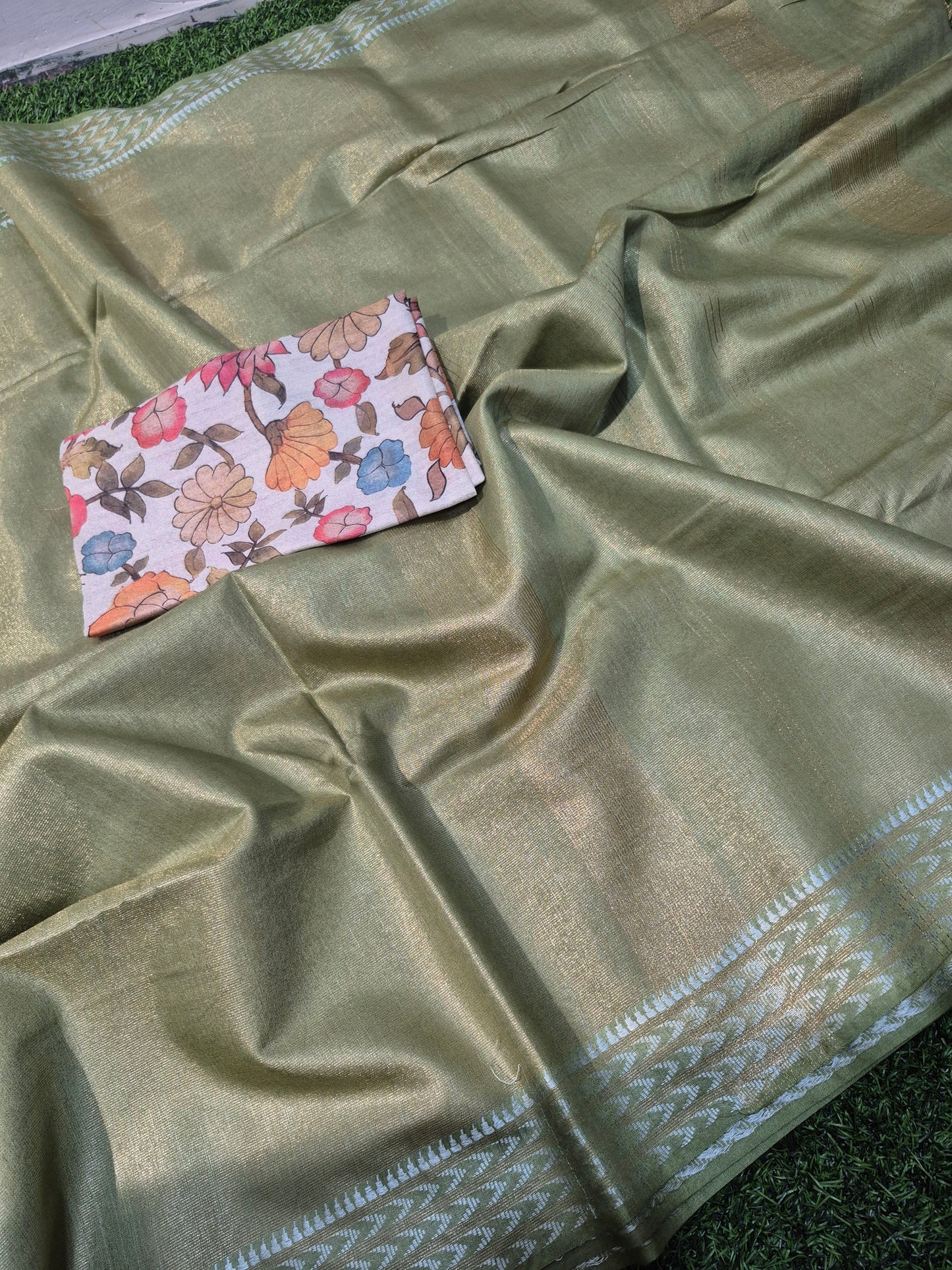 Pastel Lenin Silk sarees paired with tussar silk blouse
