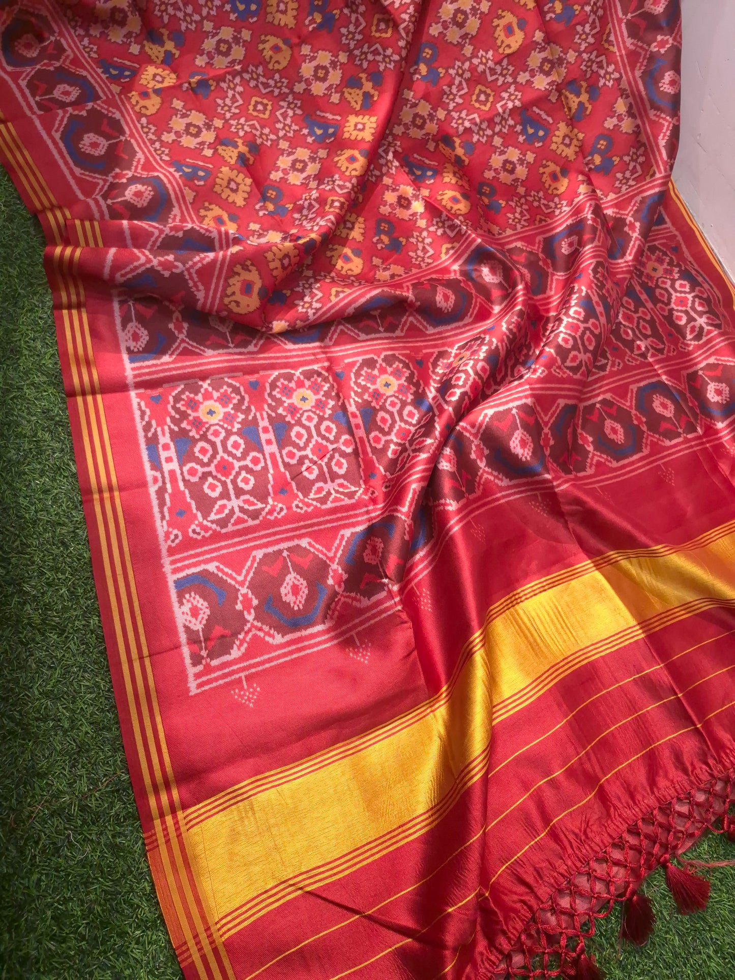Semi Patola saree