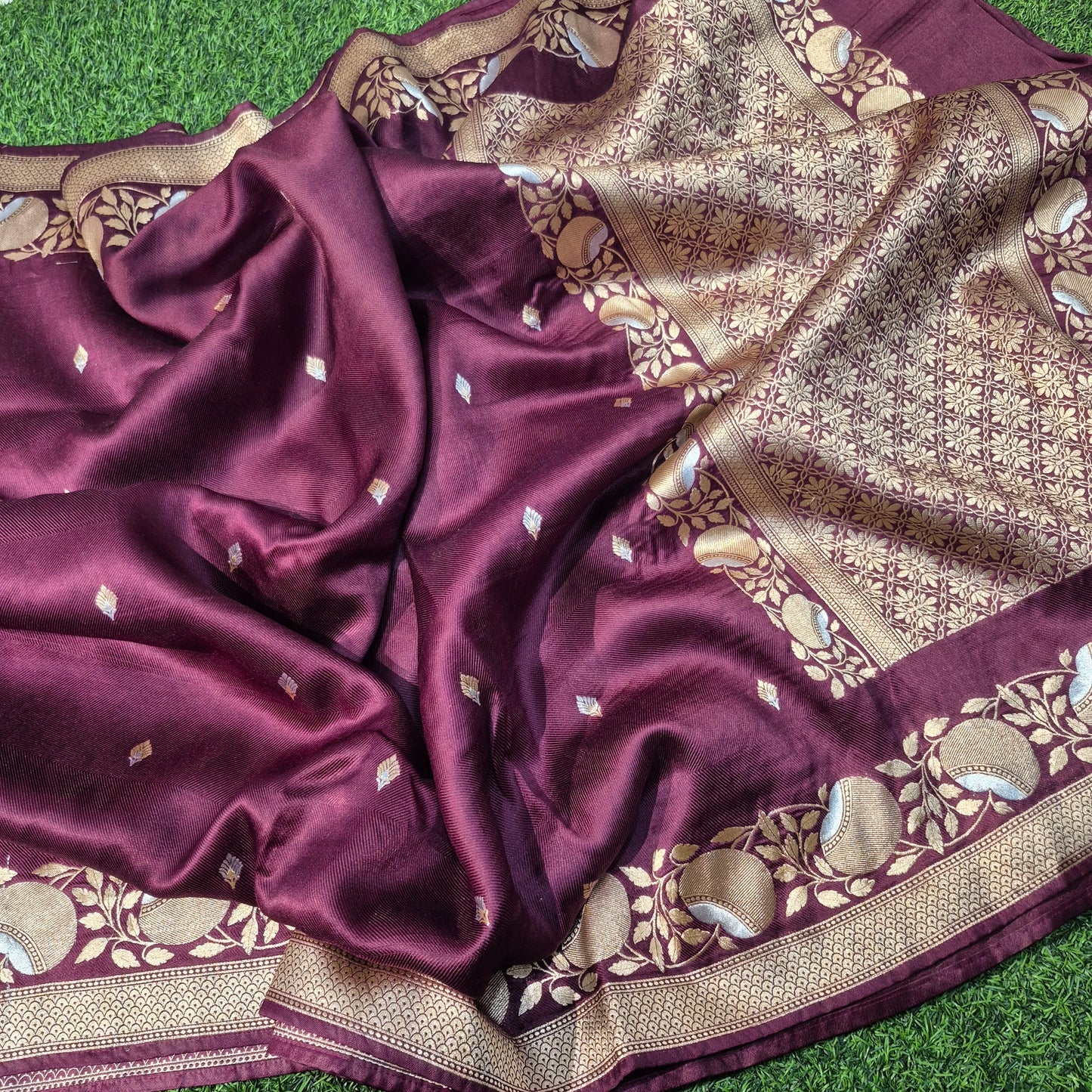 Pure Banarasi Mashru silk saree with Grand Silver n gold weaving