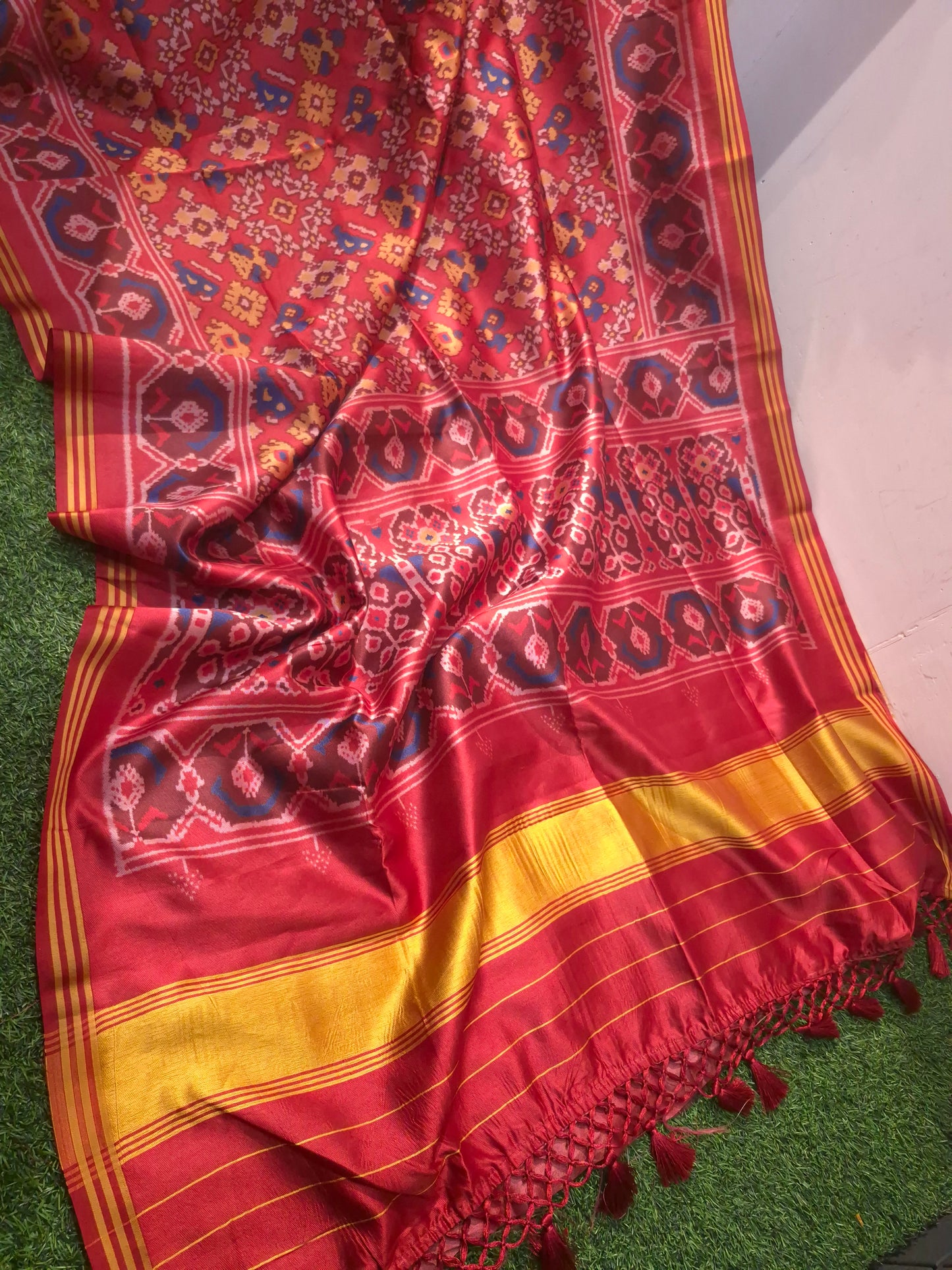 Semi Patola saree