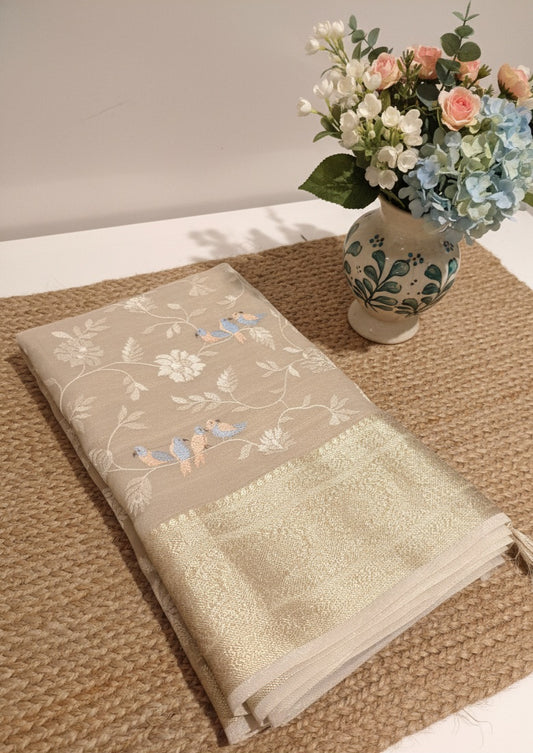 Kanchi Soft tissue Silk Saree with Beautiful Embroidery Work along with grand kanchi weaving borders