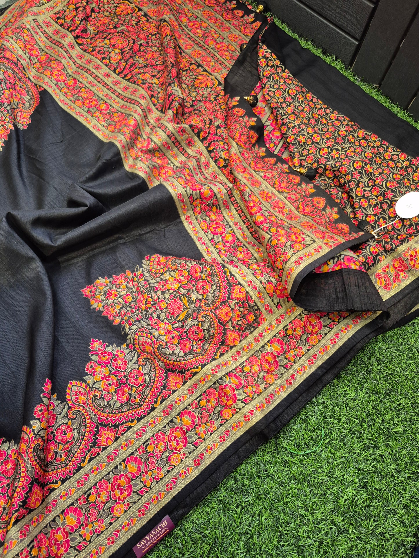 Black Colour Tussar dupion Silk Saree with beautiful tanjore Prints