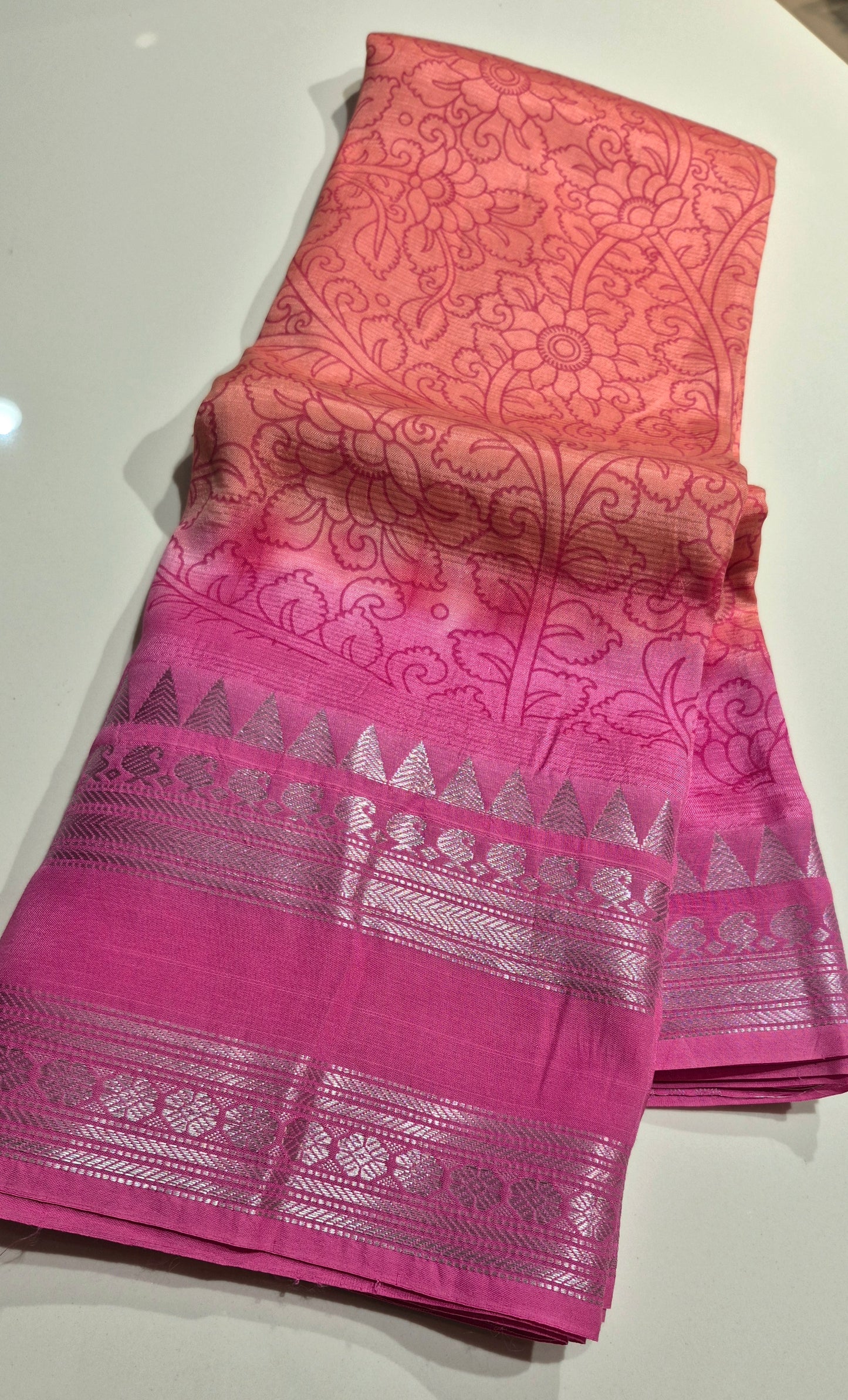 Elegant Mangalagiri silk with penkalamkari design allover and contrast kanchi weaving borders