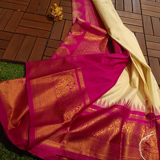 Elegant Cream n Pink Colour Semi Gadwal pattu Saree with contrast weaving borders n rich pallu.